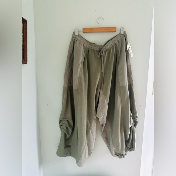Anthropologie daily practice parachute pants nwt large - Picture 2 of 2
